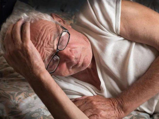 70歲後身體出現這6種變化，是衰老的正常現象，做好調養助長壽