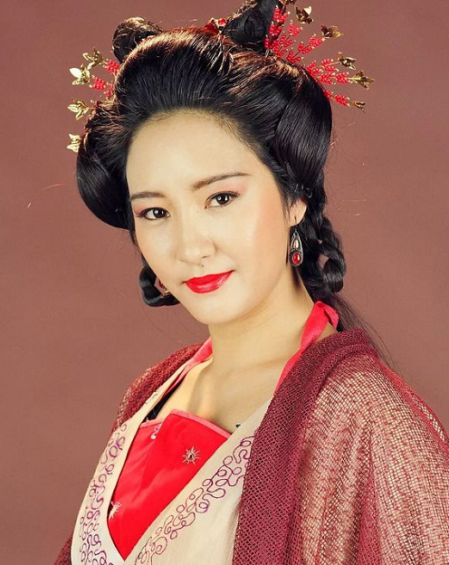 6位不靠煙燻妝黑化的“蛇蠍美人”,誰才是你的童年陰影? 6位不靠煙燻妝黑化的“蛇蠍美人”,誰才是你的童年陰影?