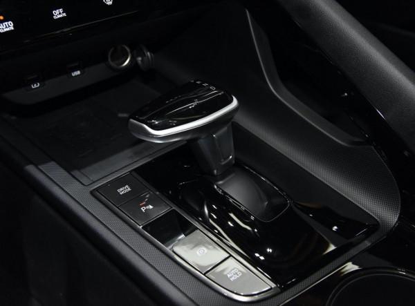 又一韓系轎跑，車長4.68米，140匹馬力油耗5.2L，9.98萬起