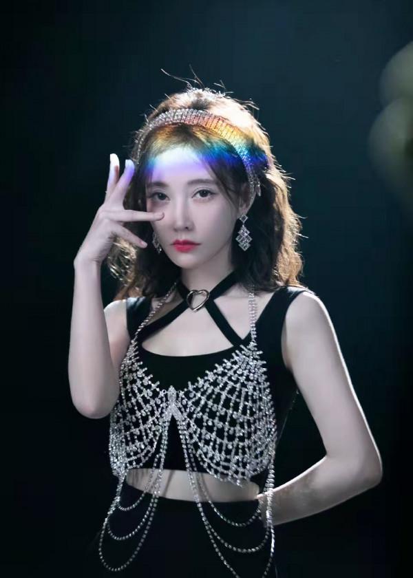 馮提莫參加首屆川渝春晚！首次聯合舉辦讓人期待，粉絲坐等路透