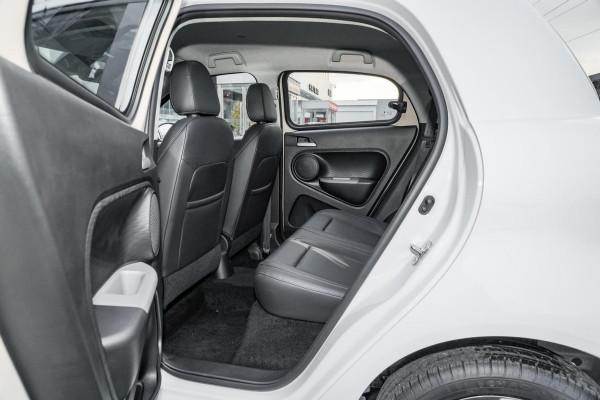 最低續航301km,6.98萬起售,月銷6508輛,尤拉黑貓值不值? 最低續航301km,6.98萬起售,月銷6508輛,尤拉黑貓值不值?