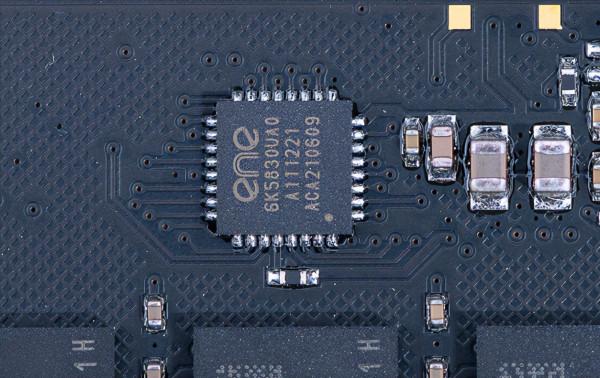 特挑顆粒，終身固保，超低時序朗科絕影RGB DDR4-3200 CL14記憶體 評測