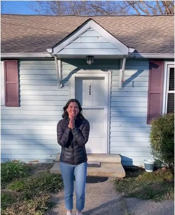 這個妹子用一根髮卡換一套房，順便成了500萬粉的網紅