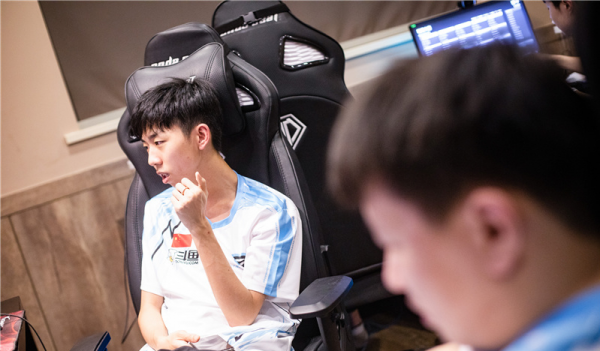 第二週周決賽：MCG上演教科書式吃雞，GEX突然昇華，PeRo倒數第一