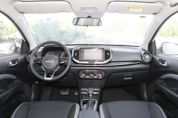 體驗起亞奕跑，小型SUV，外觀個性，搭載1.4L發動機