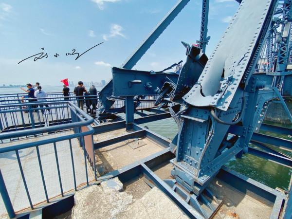 遼寧丹東也有一座斷橋,沒有西湖斷橋浪漫,卻讓每一箇中國人動容 遼寧丹東也有一座斷橋,沒有西湖斷橋浪漫,卻讓每一箇中國人動容