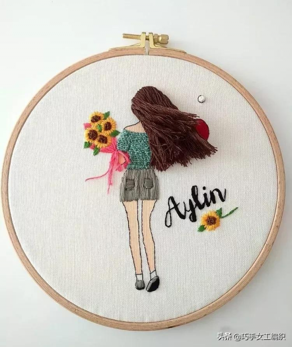 像真發一樣可以編的髮型都能繡出來，如此立體的繡法怎麼能錯過
