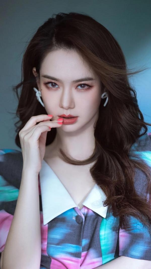 戚薇，冷豔女王