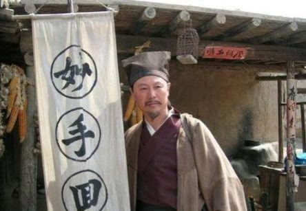 民間故事：狐狸和豬打架，書生幫寡婦攆走豬，最終書生抱得美人歸