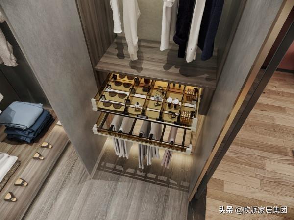 服了這男業主！砸陽臺做茶室，做玻璃屋衣帽間，只為哄老婆開心