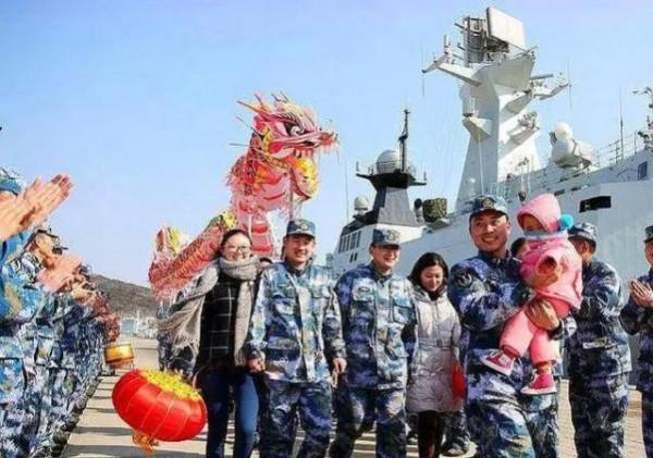 好奇！兵哥哥在部隊怎麼過年？原來軍營春節年味濃有特色