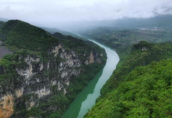 跑過關興公路嗎？說“自駕必去”，200公里我玩出了“貴州味道”