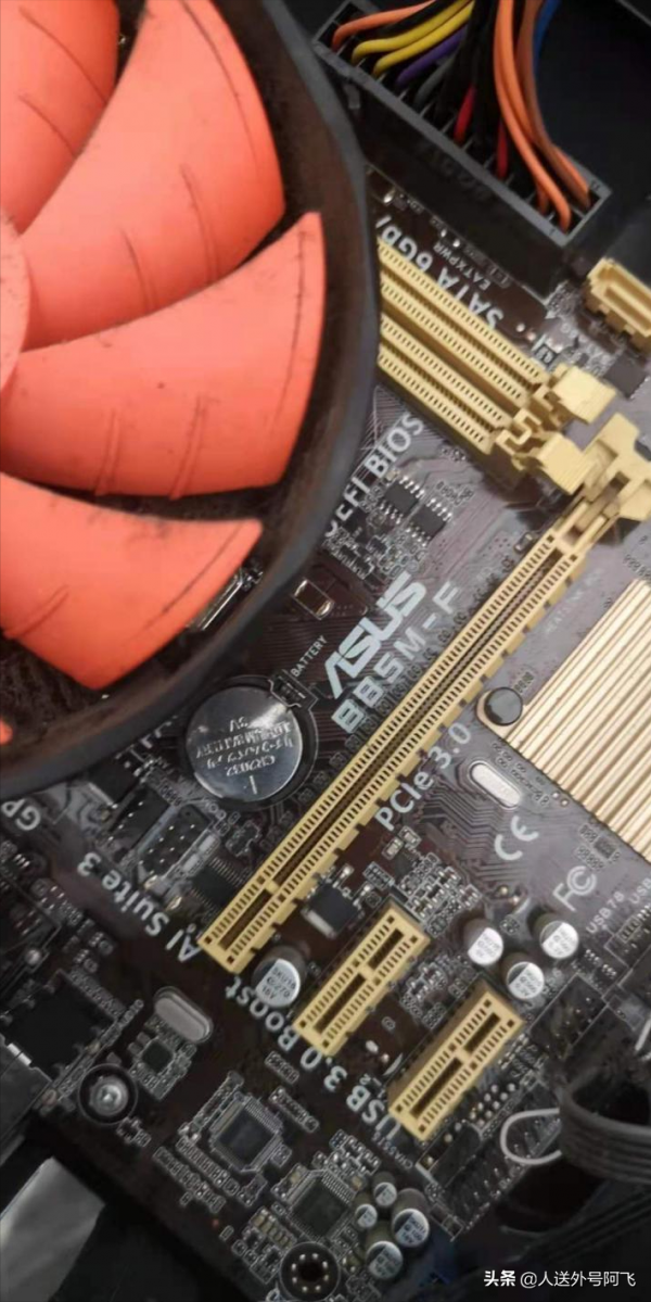 剛收回來的30套H81,B85主機板+CPU，看看值多少？