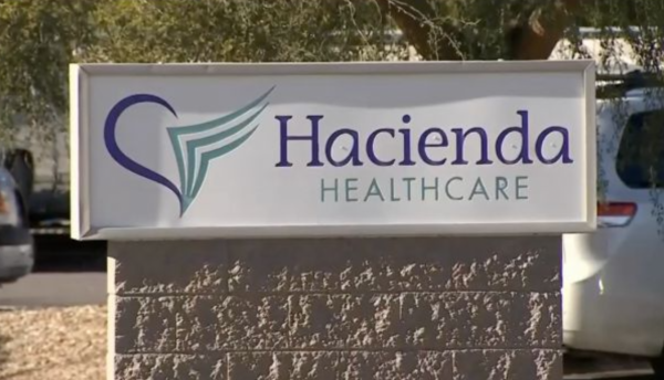 美國女孩臥床昏睡14年，突然呻吟產下一男嬰，男護工涉嫌侵犯被捕