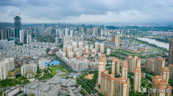 江西省的區劃調整，11個地級市之一，為何擁有18個區縣？