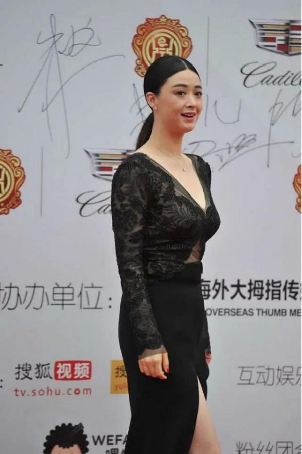 蔣欣，最具靈性的眼神，優雅迷人