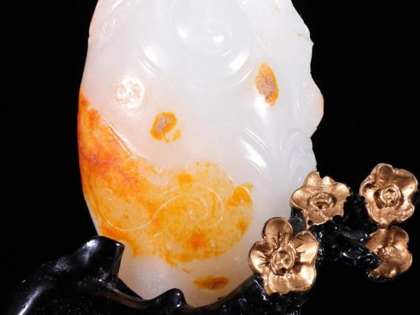 舊藏「和田玉籽料 祥龍 原石雕」 舊藏「和田玉籽料 祥龍 原石雕」