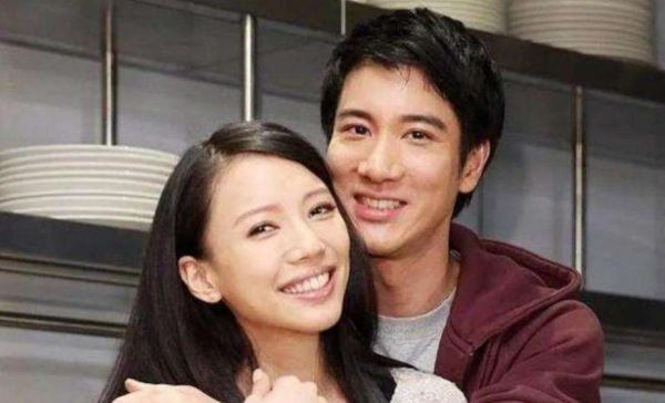 李靚蕾髮長文控訴王力宏，女方高學歷被曝出，“伯克利”無辜躺槍