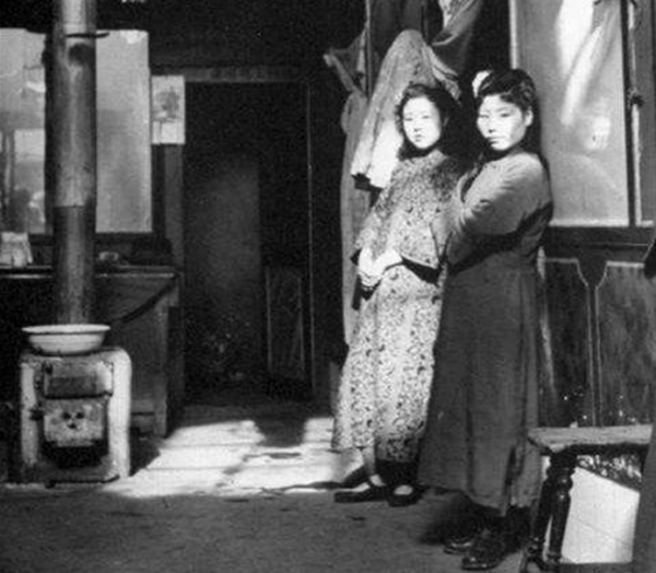 偷挖毛主席祖墳的兇手，躲在長沙當篾匠，舉止怪異，暴露後怎麼判