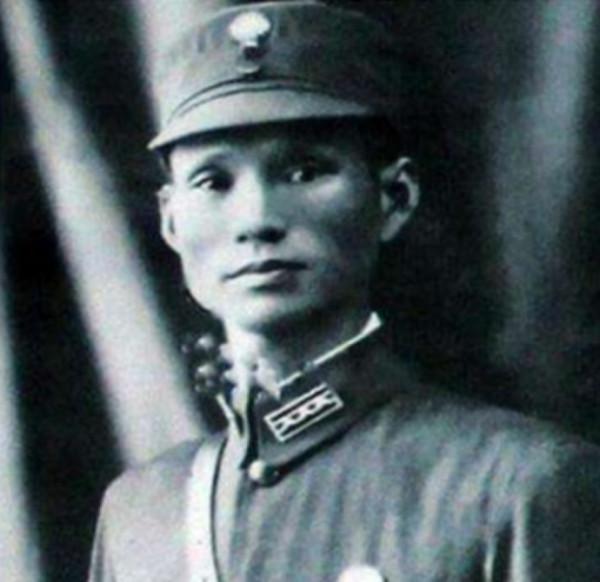 1935年一位紅軍軍長叛變，55年後含淚寫信給鄧小平：我想回故鄉