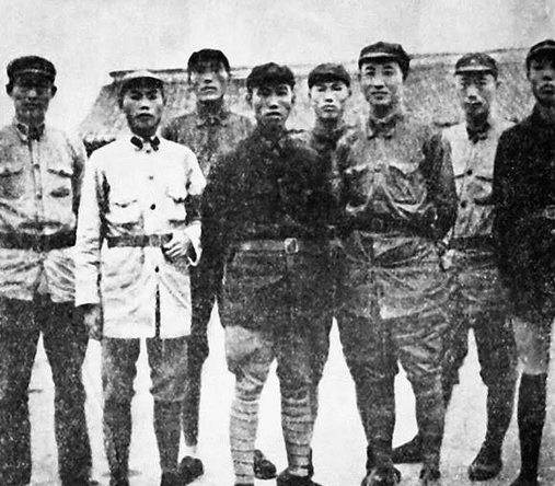 八路軍除了三個主力師外，還有一個獨立師，師長政委都是開國上將