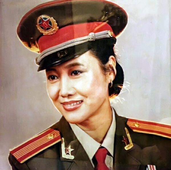 老照片：46位80年代明星軍裝照 龔雪 葛優 劉曉慶 李秀明 遲志強 傅藝偉