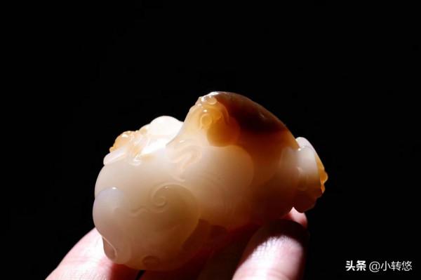 巨龍騰空而起,暢遊戲珠,飛龍形態各異,霸氣十足 巨龍騰空而起,暢遊戲珠,飛龍形態各異,霸氣十足