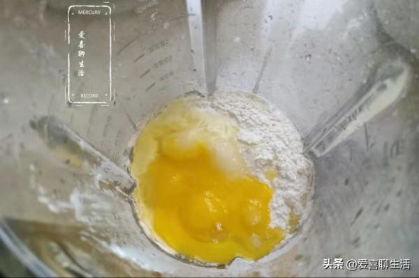 跟黃磊做電飯煲蛋糕,無需烤箱也不用打蛋器,出鍋蓬鬆暄軟又香甜 跟黃磊做電飯煲蛋糕,無需烤箱也不用打蛋器,出鍋蓬鬆暄軟又香甜