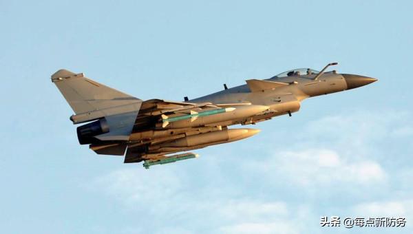 “巴鐵”訂購36架J-10C後，將放棄全部F-16？美製戰機才是首選