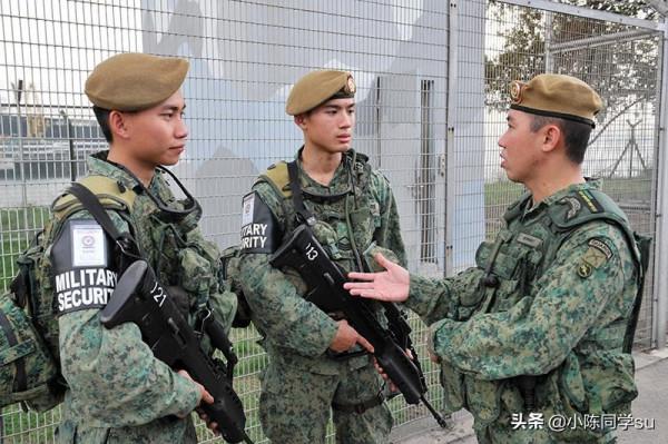 &lbrack;列國志4&rsqb;身為華人卻不說中國話，新加坡前總理為什麼這樣選擇？