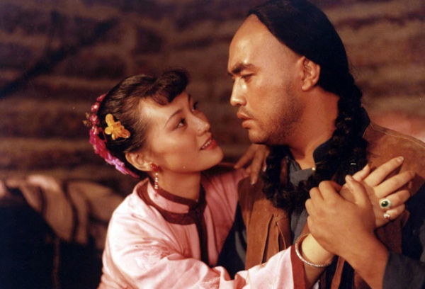 劉奕君：人生低谷期淨身出戶，二婚娶小嬌妻終獲幸福