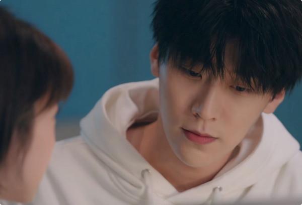 飆升榜第一，一口氣刷完24集，國產新王炸劇讓我通宵狂刷爽翻了