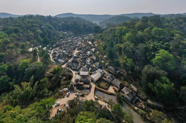 苦等5年，中國首條跨國高鐵通車了，雲南這座慢城正適合冬季出發