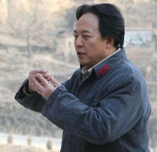 毛主席的特型演員裡面，張鐵林備受爭議，沒有一點相似的地方