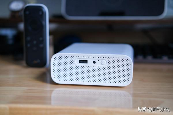 天貓精靈智慧投影儀“小白盒”測評:還真的是個移動的電影院 天貓精靈智慧投影儀“小白盒”測評:還真的是個移動的電影院