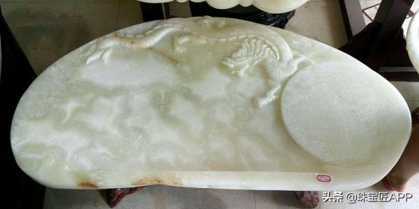 用寶石做裝修？水晶、長石、琥珀、孔雀石……土豪們的家長這樣