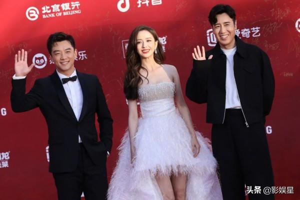 北影節紅毯：佟麗婭豔壓群芳，Baby仙女範，這幾位明星不幸翻車