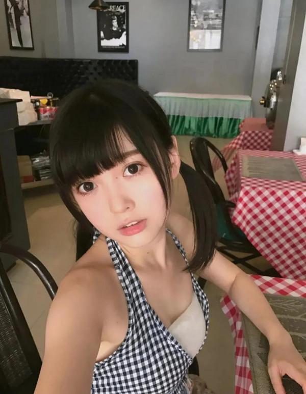 網路紅人：鍾曼菲