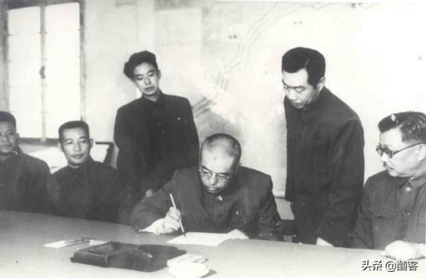 美軍李奇微：我找到了你的弱點，志願軍彭德懷：我預判了你的預判