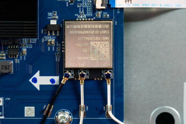 揭秘極致音畫小心機，高階軟屏＋音腔倒相管，榮耀智慧屏太細節