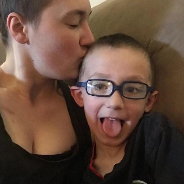 美國27歲網紅去世:18歲腿上長出黑痣沒在意,三年後癌症晚期 美國27歲網紅去世:18歲腿上長出黑痣沒在意,三年後癌症晚期