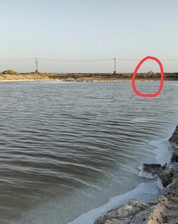 內蒙阿拉善草原戈壁遊玩，途經吉蘭泰鹽湖小鎮