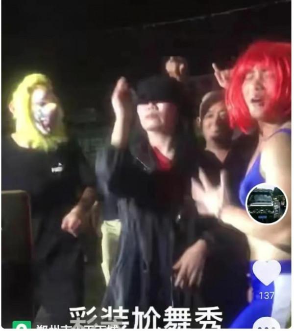 劉東立，從河南舞神淪落為網路笑話，成也尬舞，敗也尬舞