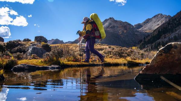 川西海拔最高最大最藍的海子——亞莫措根