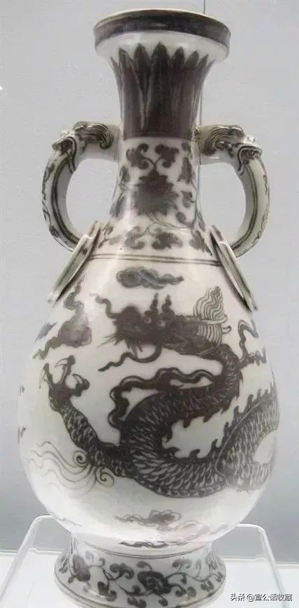 【 明代官窯瓷器的龍紋 】