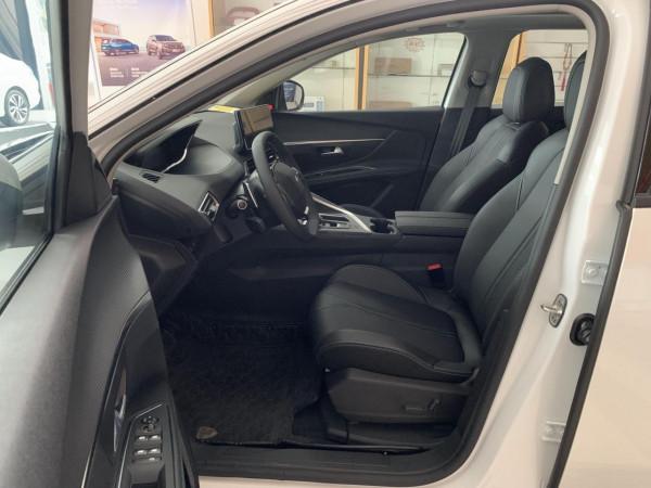 實拍標緻5008：體現法系車精髓，實用性也不錯