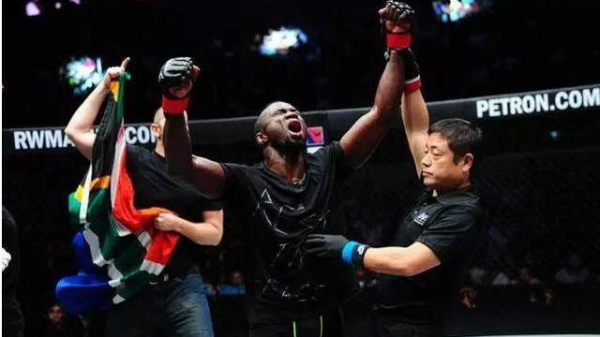 11年前中國白富美嫁非洲黑人拳手，三年生了兩個孩子，如今怎麼樣