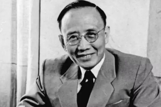 泰山上&OpenCurlyDoubleQuote;蟲二&rdquo;兩字，日本專家10年未研究透，郭沫若開口：讓我來