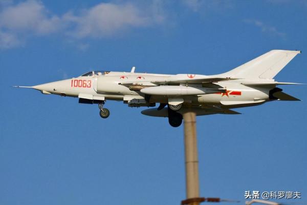 氫彈扔下45秒爆炸，死亡半徑45公里，轟-6甲轟炸機是如何逃脫的？