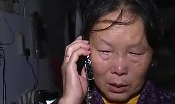 四川19歲女孩患絕症，唯一願望是見生母一面，為何母親拒絕相見？